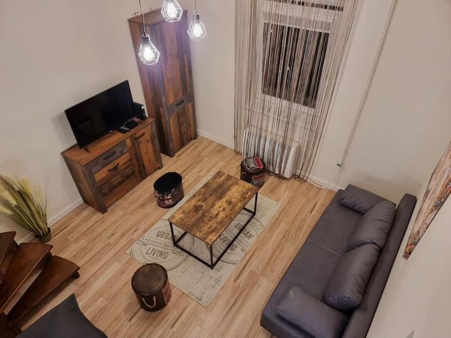 Vintage Apartman In City Center Мишкольц Экстерьер фото
