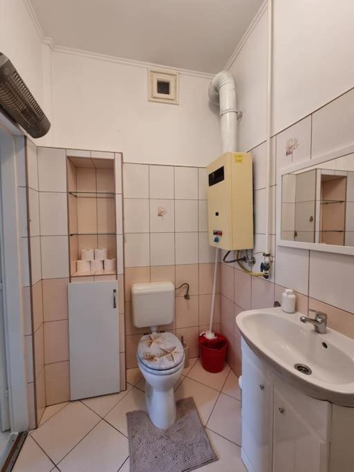 Vintage Apartman In City Center Мишкольц Экстерьер фото