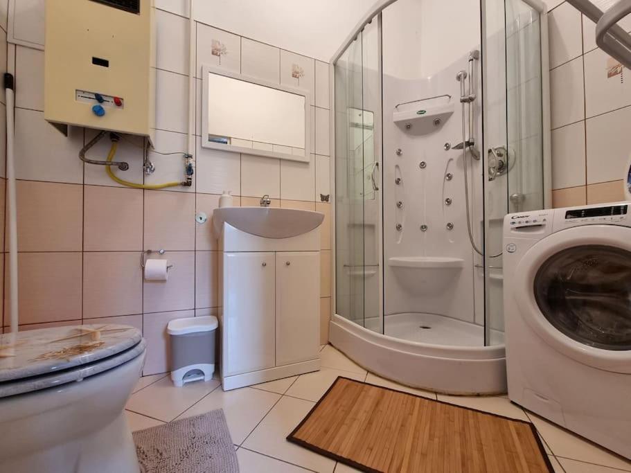 Vintage Apartman In City Center Мишкольц Экстерьер фото
