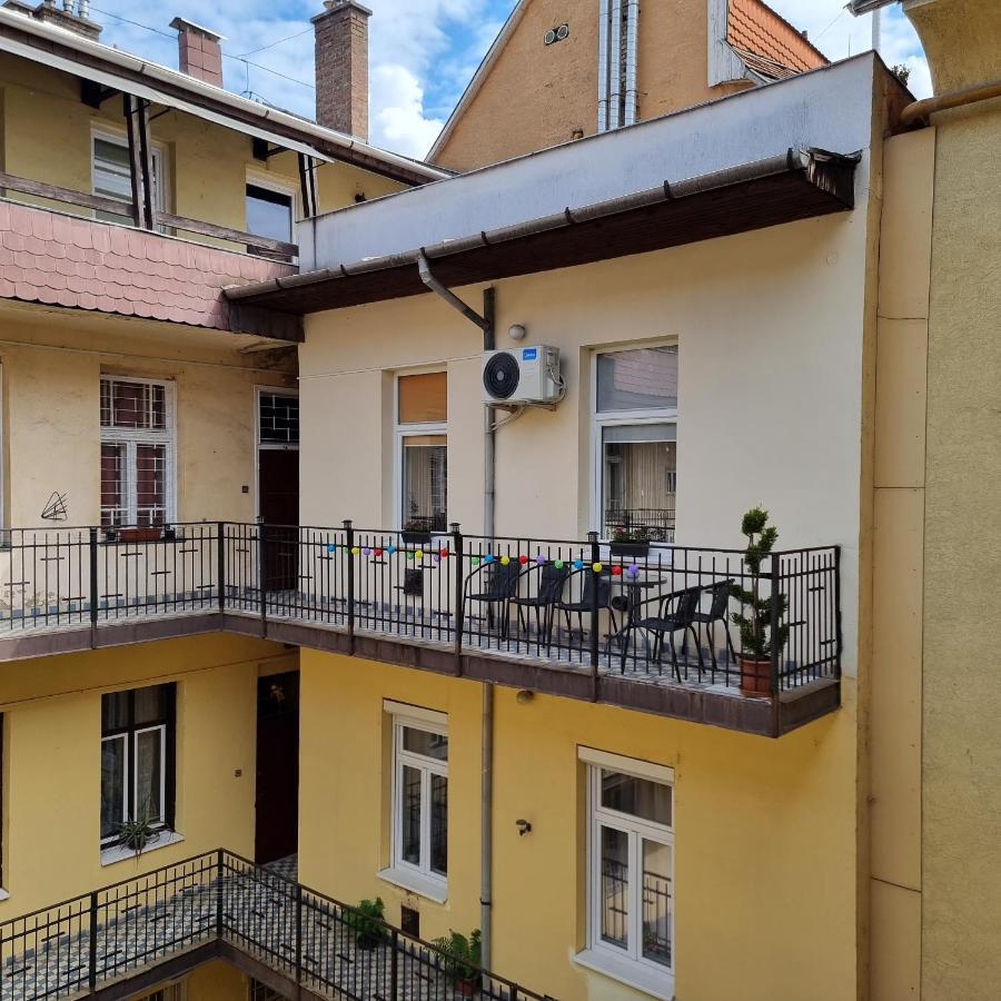 Vintage Apartman In City Center Мишкольц Экстерьер фото