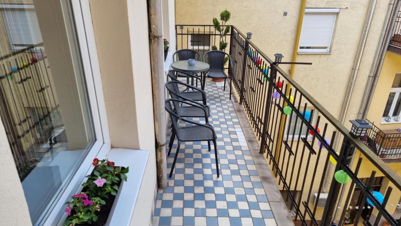 Vintage Apartman In City Center Мишкольц Экстерьер фото